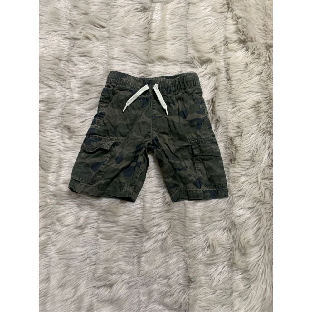 Old Navy Boys Hot Cargo Camo Shorts Small (6-7)
